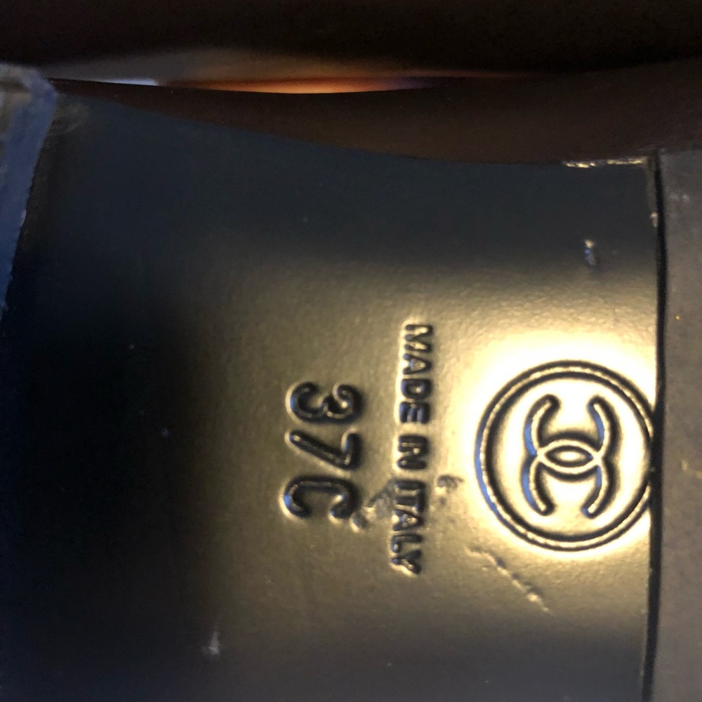 37C authentic Chanel flat shoes - Picture 3 of 7